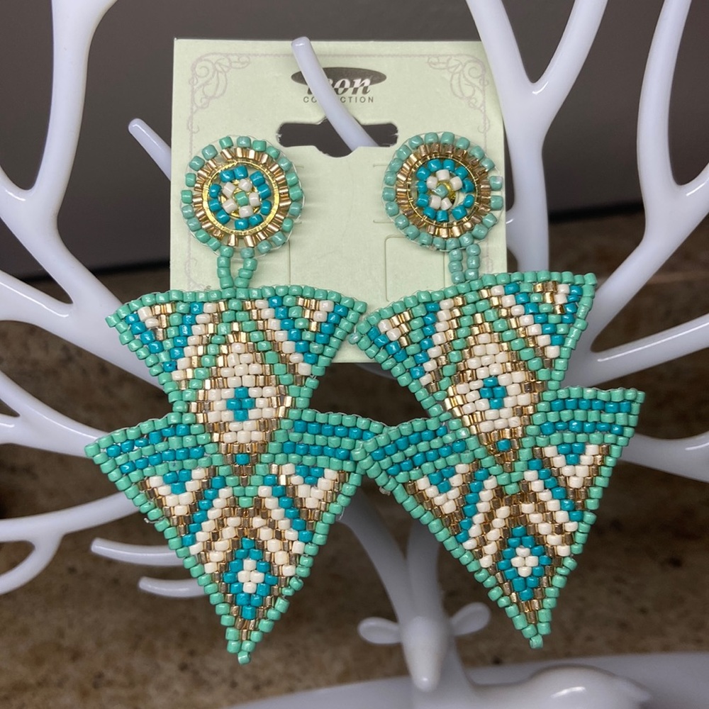 King Peak seed bead earrings - mint